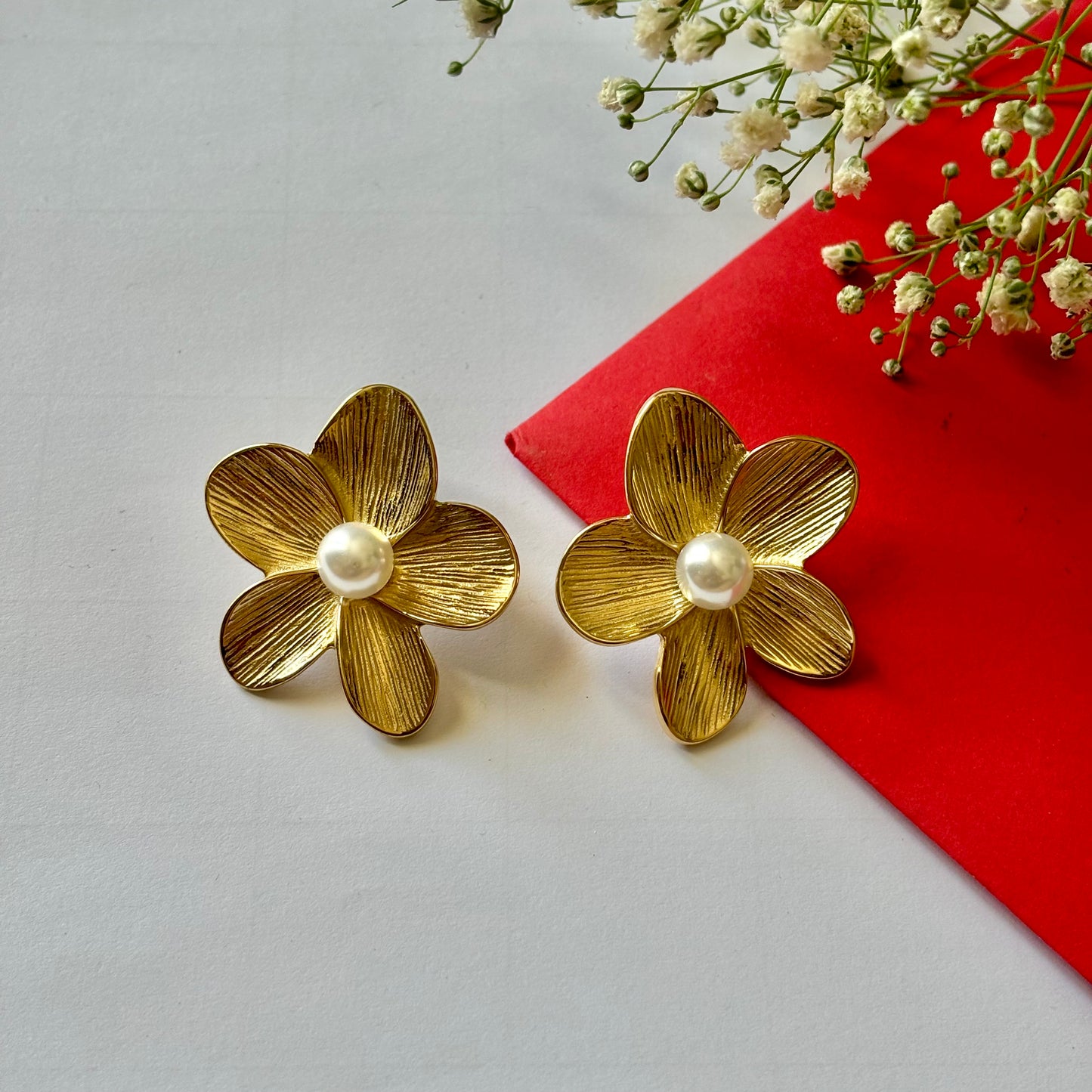 Pearly flower