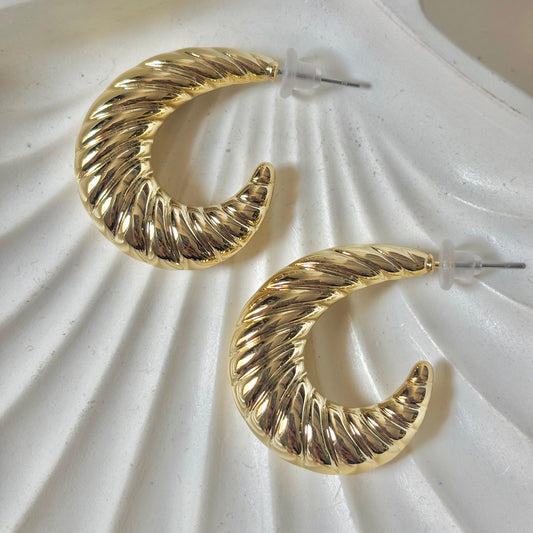 Cassidy open hoops