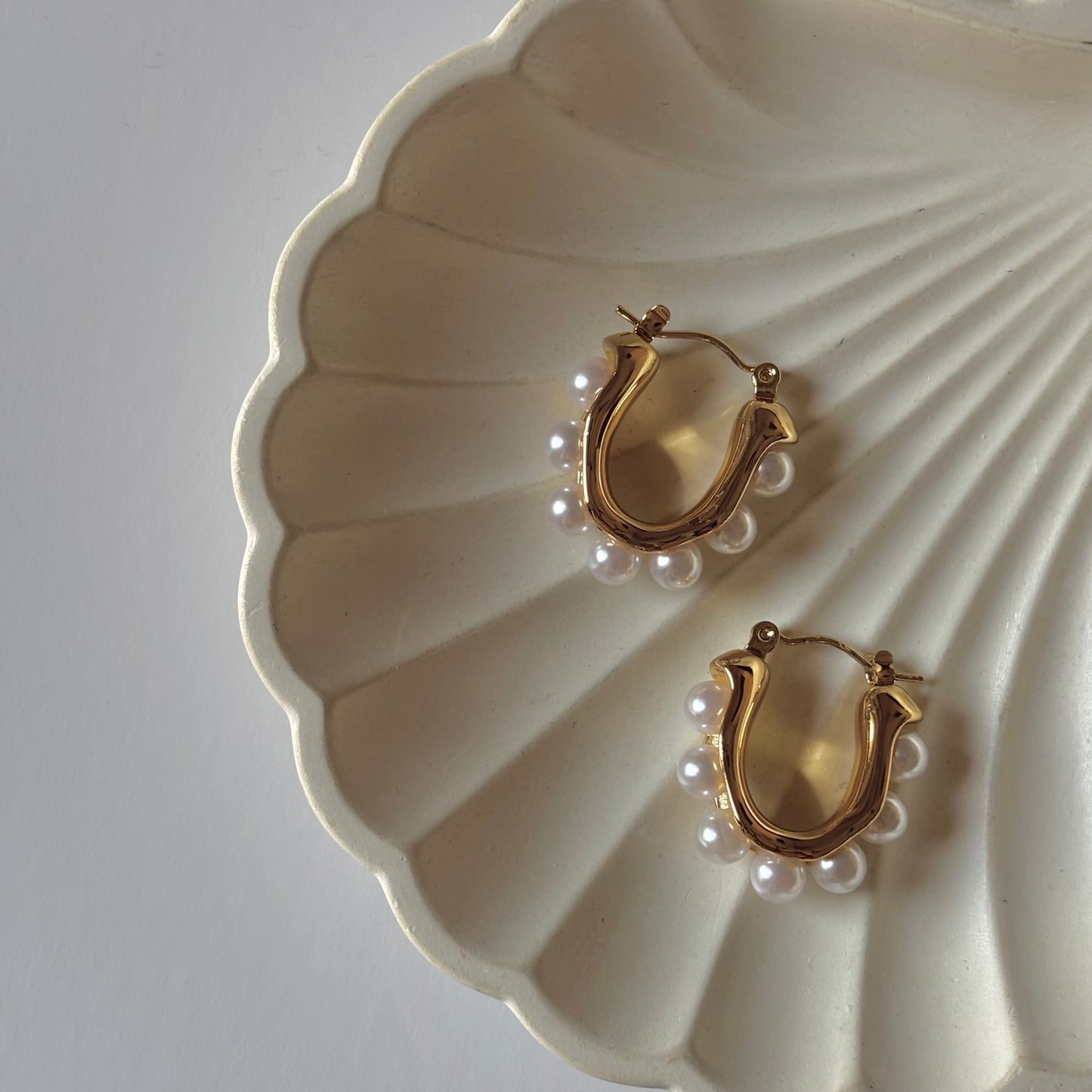 Pearl gold hoops