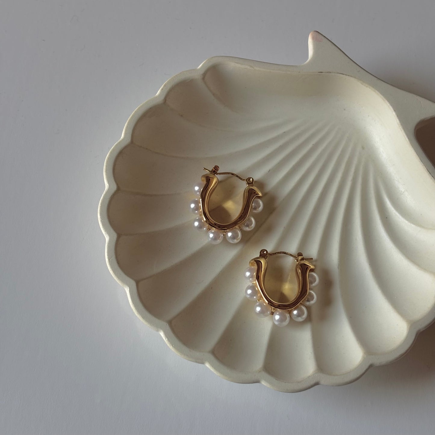 Pearl gold hoops