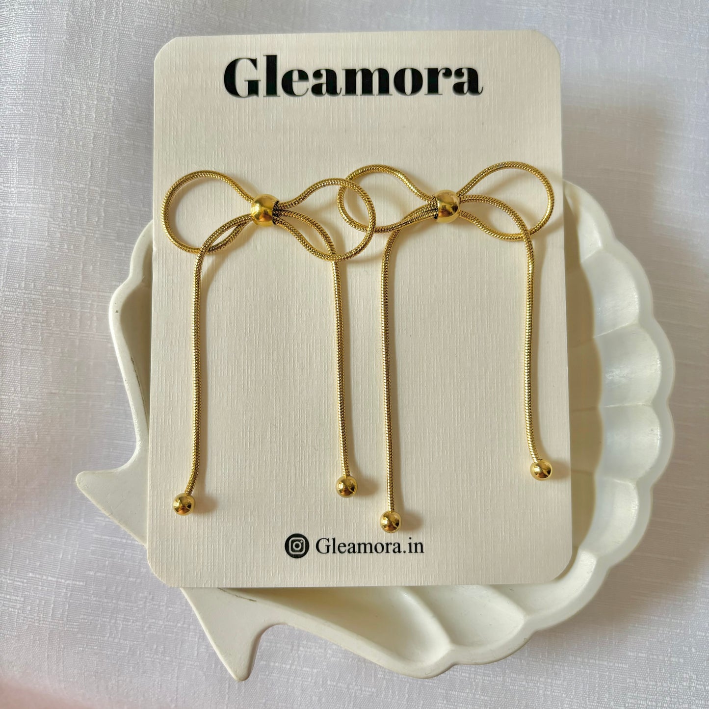 Bow earrings