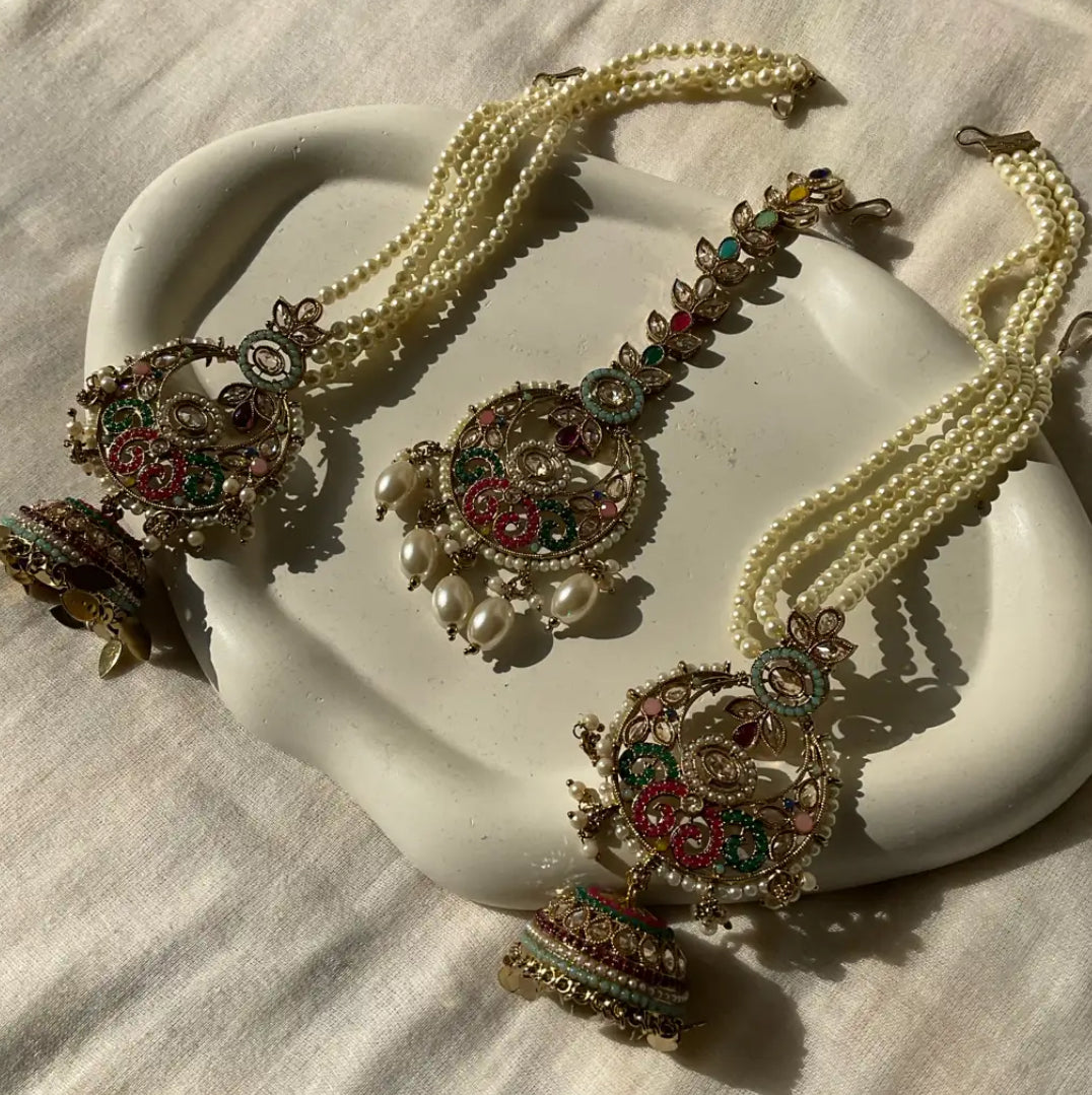 Multicoloured jhumka with maang tikka
