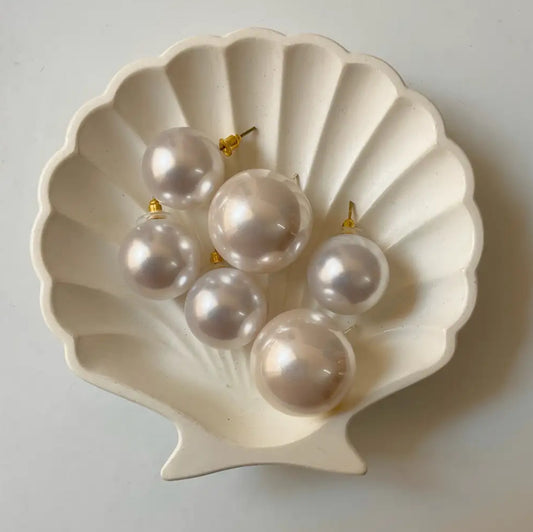 Pearl studs