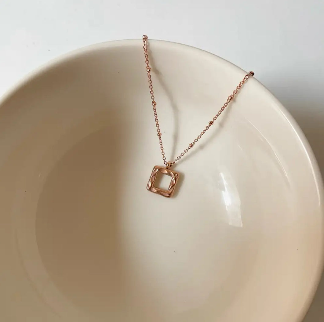 Minimal square necklace