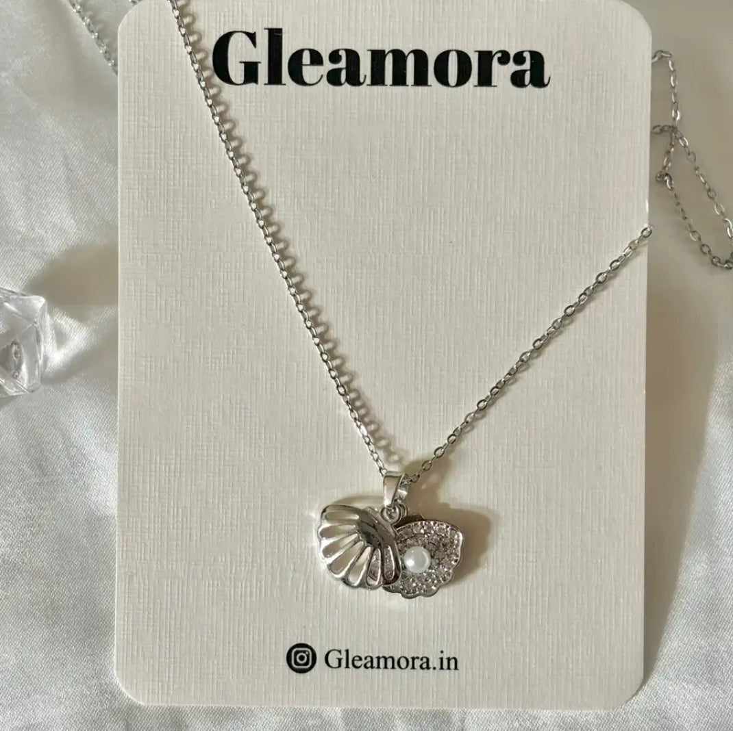 Oyster necklace