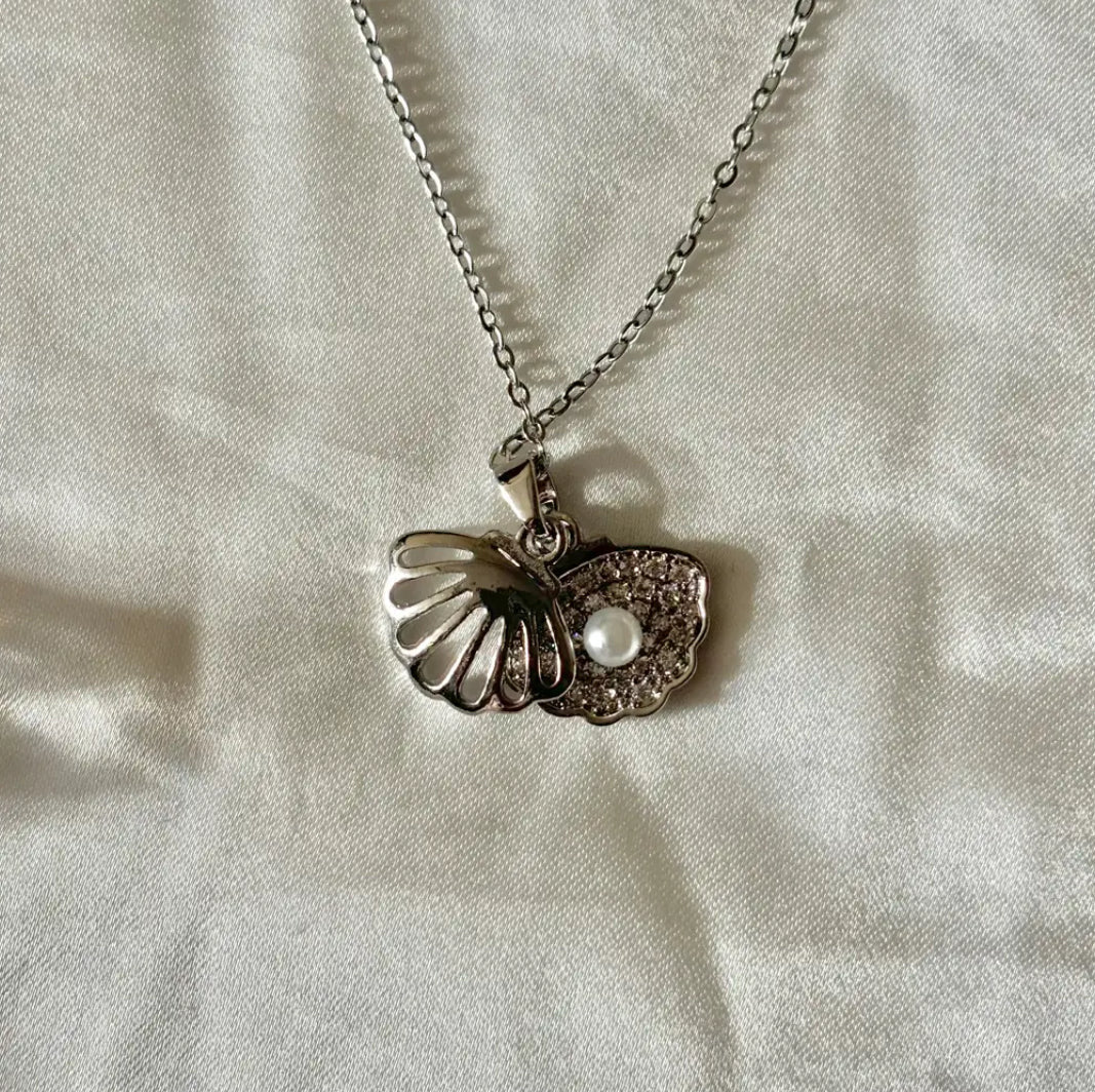 Oyster necklace